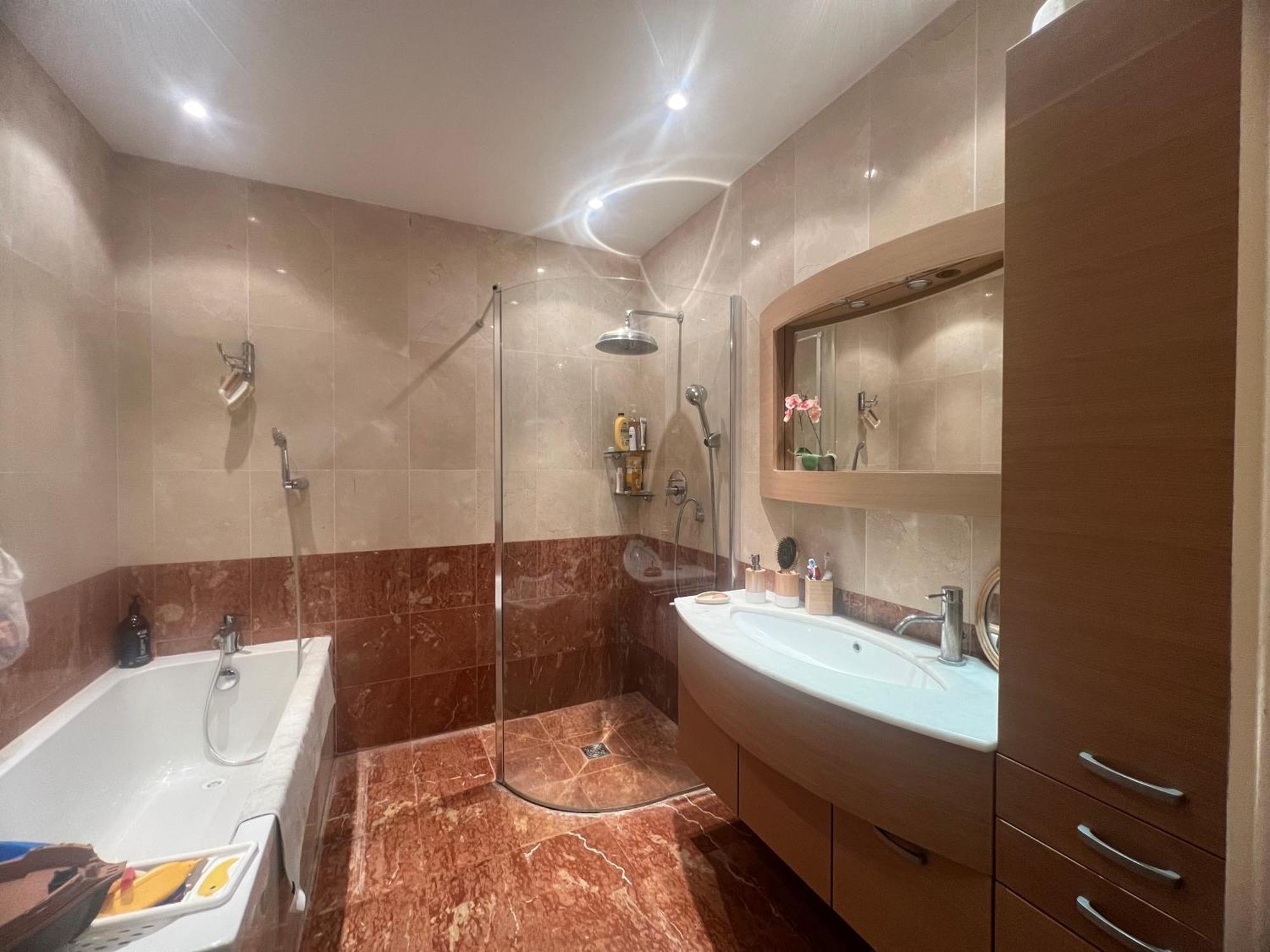 Appartement Nice Centre Vue Mer Avec Piscine Pour Famille, Couple D'Amis Pas De Groupes De Jeunes Autorises Luaran gambar